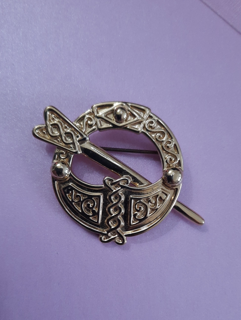 Sol D'Or Gold-tone Celtic Tara Brooch